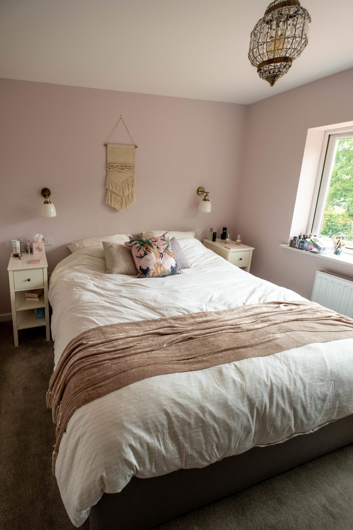 bedroom painted light pink